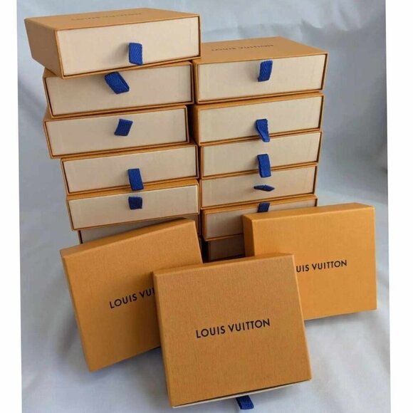 Authentic Louis Vuitton 1 Box for Wallet [ Price per Box] 165-121924 - Picture 2 of 16